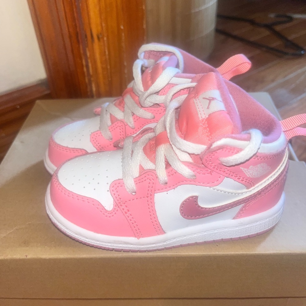Nike Kids Pink and White Sneakers